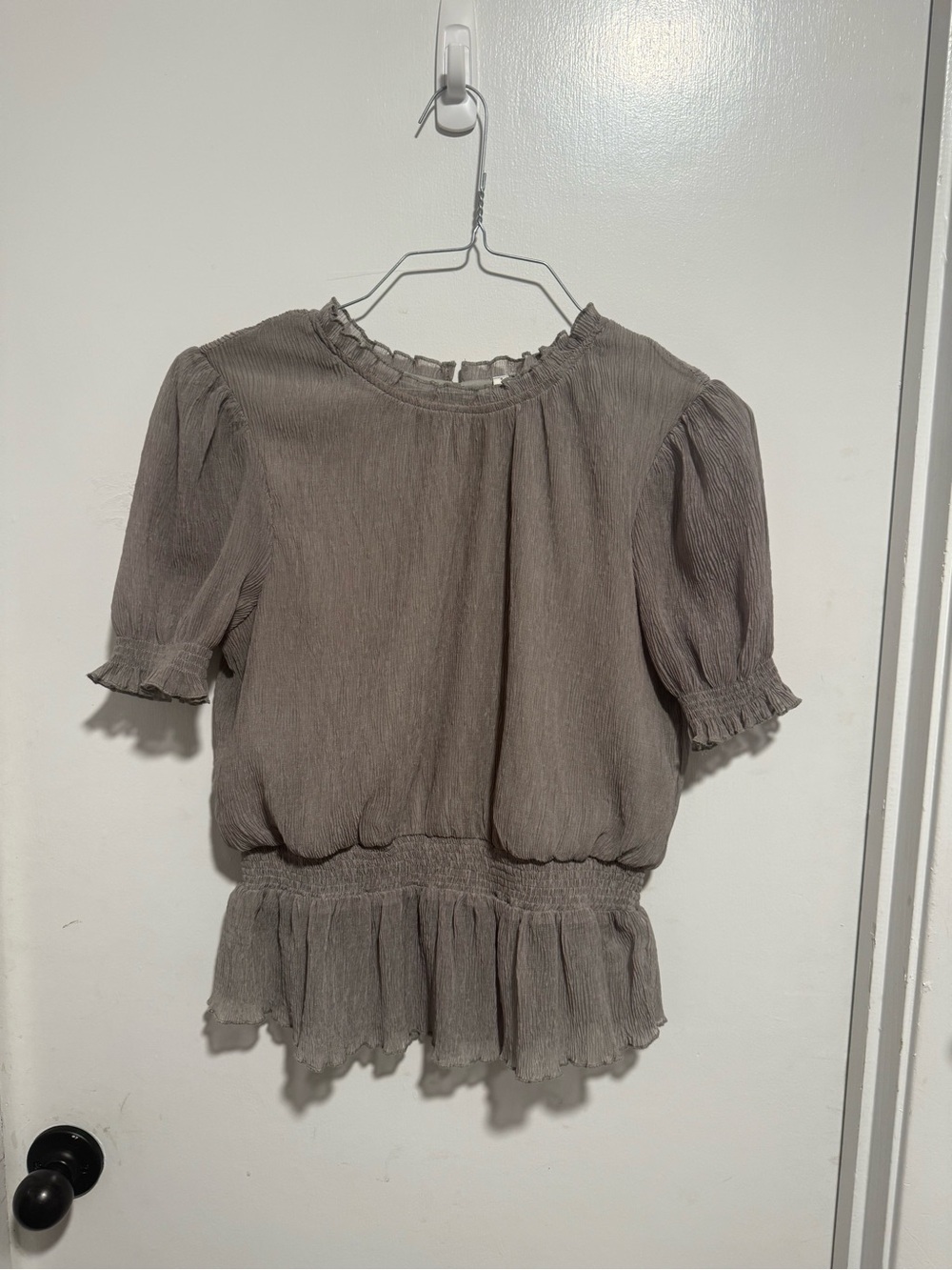 glam Smoky Gray Puff Sleeve Ruffle Hem Blouse